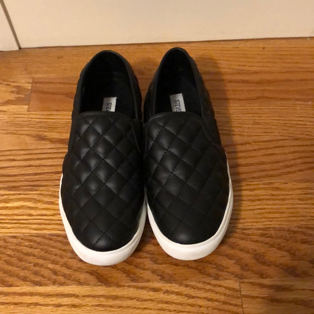 Steve Madden Slip-on Sneakers